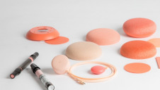 The commitment covers all shipments to and from customers, for whole devices as well as replacement parts and accessories. Image: Alphabet Inc.